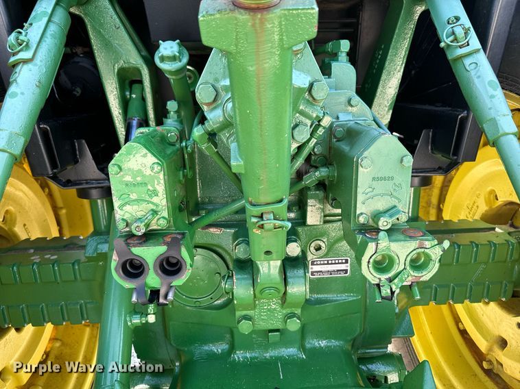 image for item DW2257 1979 John Deere 4640P tractor