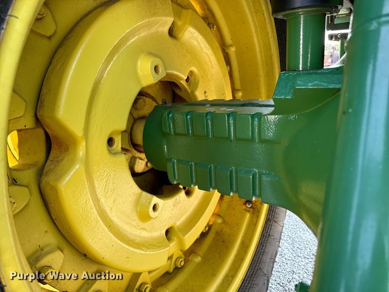 image for item DW2257 1979 John Deere 4640P tractor