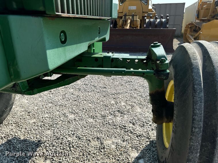 image for item DW2257 1979 John Deere 4640P tractor