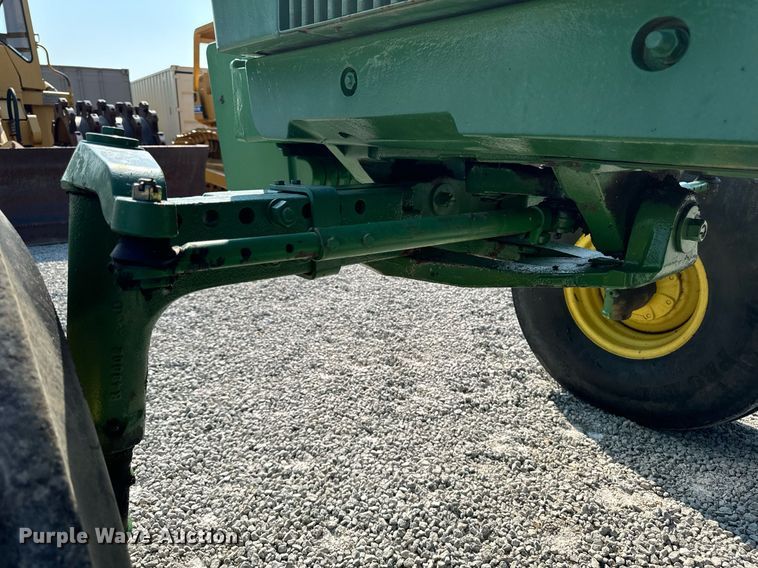 image for item DW2257 1979 John Deere 4640P tractor