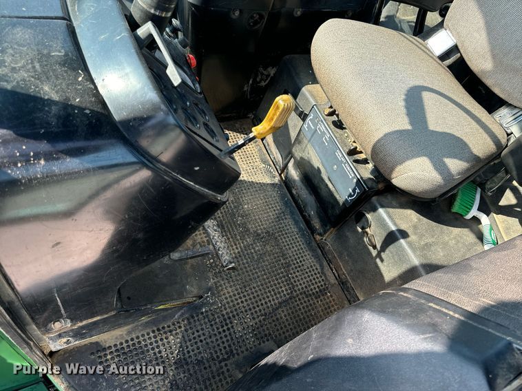 image for item DW2257 1979 John Deere 4640P tractor