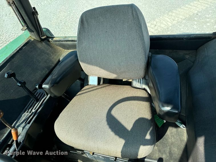 image for item DW2257 1979 John Deere 4640P tractor