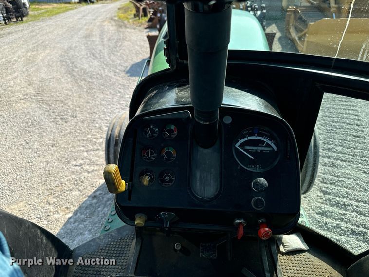 image for item DW2257 1979 John Deere 4640P tractor