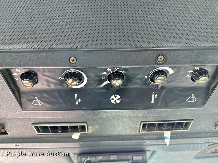 image for item DW2257 1979 John Deere 4640P tractor