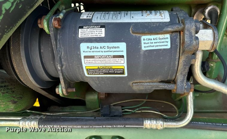 image for item DW2257 1979 John Deere 4640P tractor