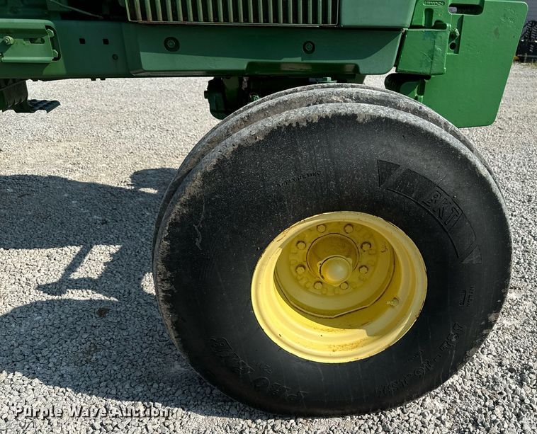 image for item DW2257 1979 John Deere 4640P tractor