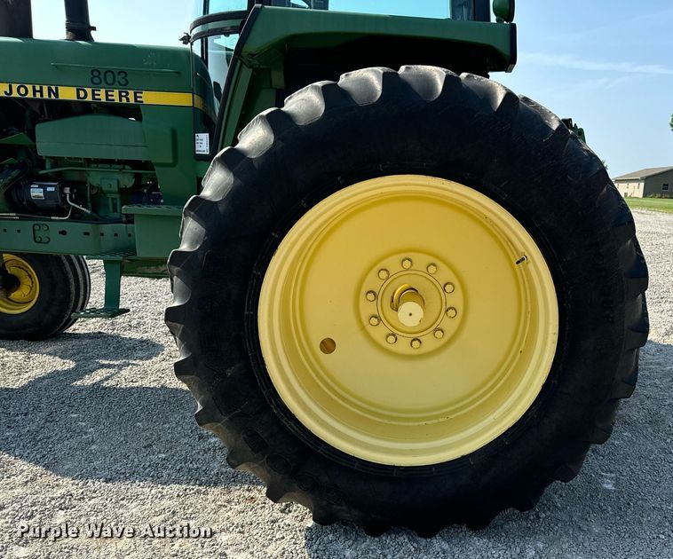 image for item DW2257 1979 John Deere 4640P tractor