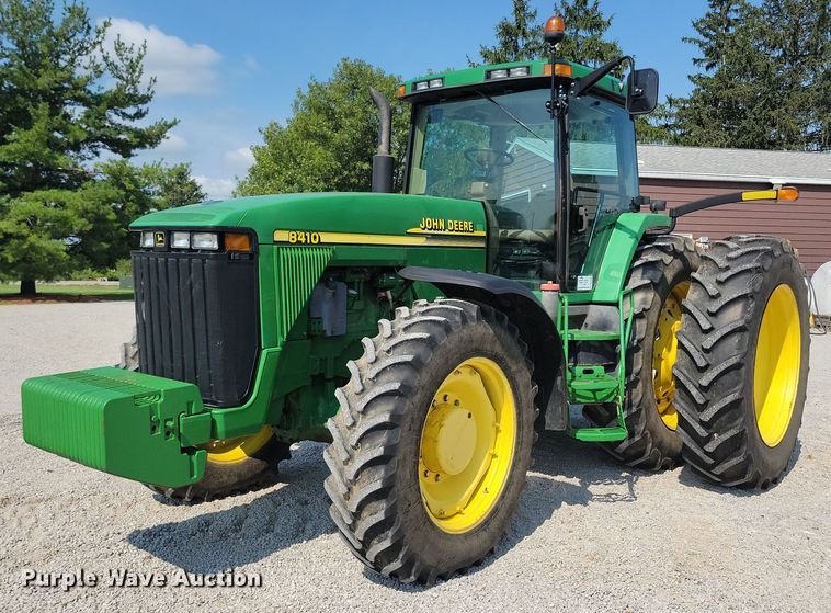 image for item DW2258 2000 John Deere 8410 MFWD tractor