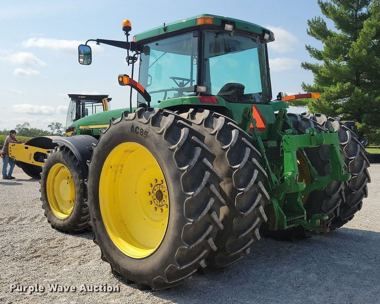 image for item DW2258 2000 John Deere 8410 MFWD tractor