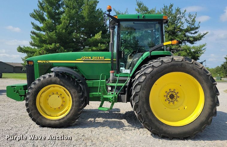 image for item DW2258 2000 John Deere 8410 MFWD tractor