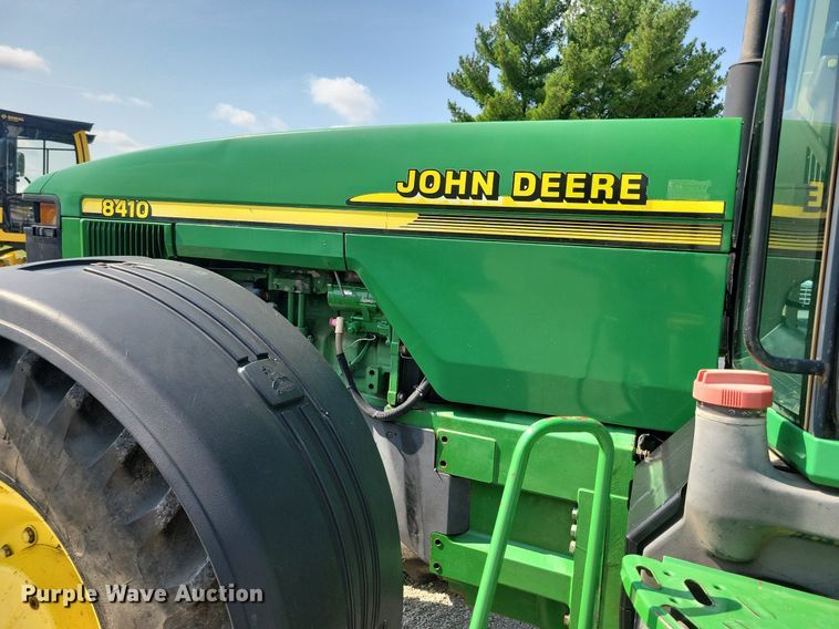 image for item DW2258 2000 John Deere 8410 MFWD tractor