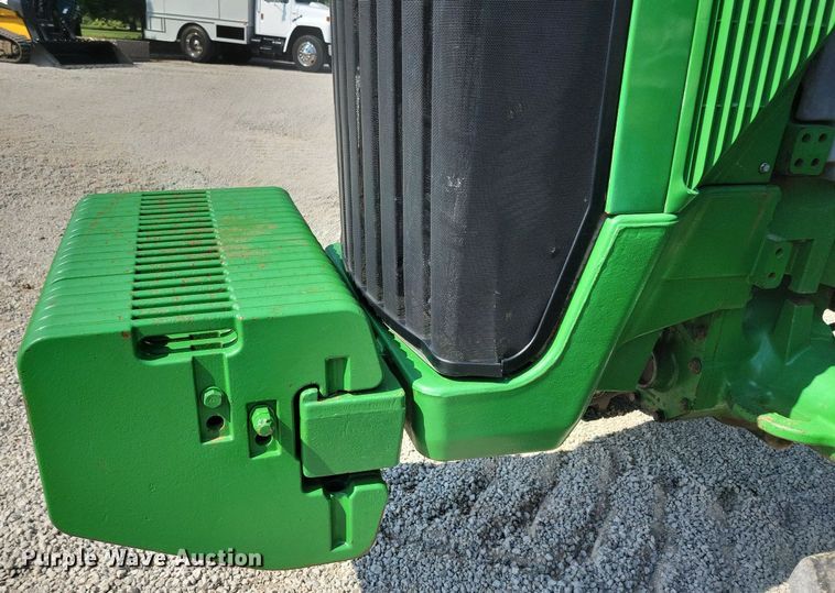 image for item DW2258 2000 John Deere 8410 MFWD tractor