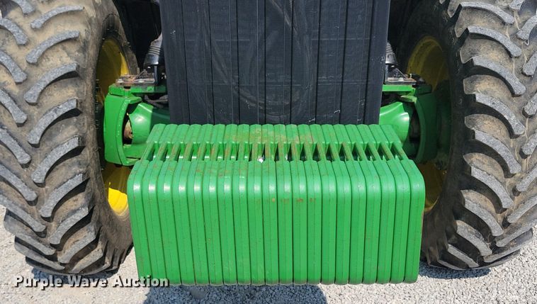 image for item DW2258 2000 John Deere 8410 MFWD tractor