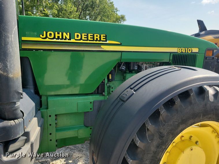 image for item DW2258 2000 John Deere 8410 MFWD tractor