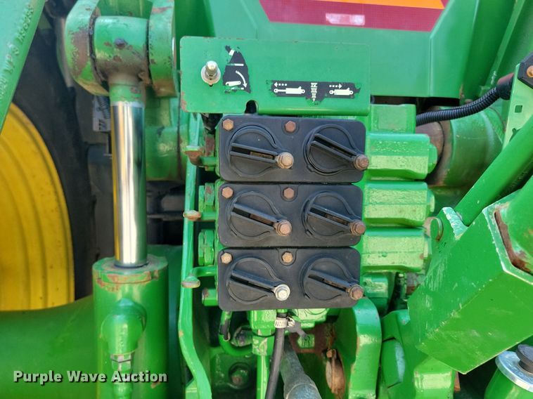 image for item DW2258 2000 John Deere 8410 MFWD tractor