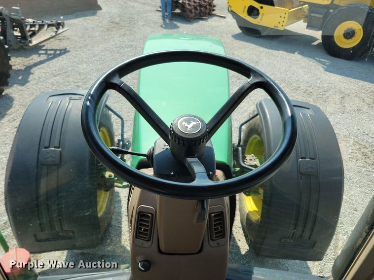 image for item DW2258 2000 John Deere 8410 MFWD tractor