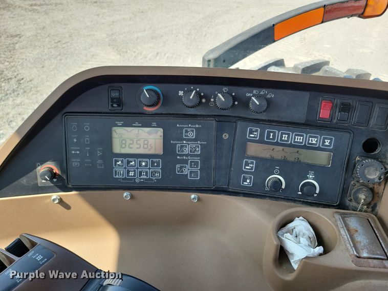 image for item DW2258 2000 John Deere 8410 MFWD tractor