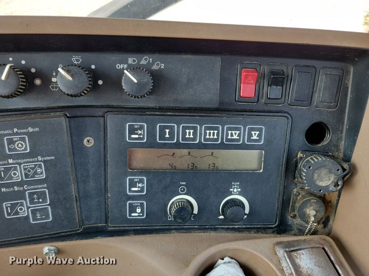 image for item DW2258 2000 John Deere 8410 MFWD tractor