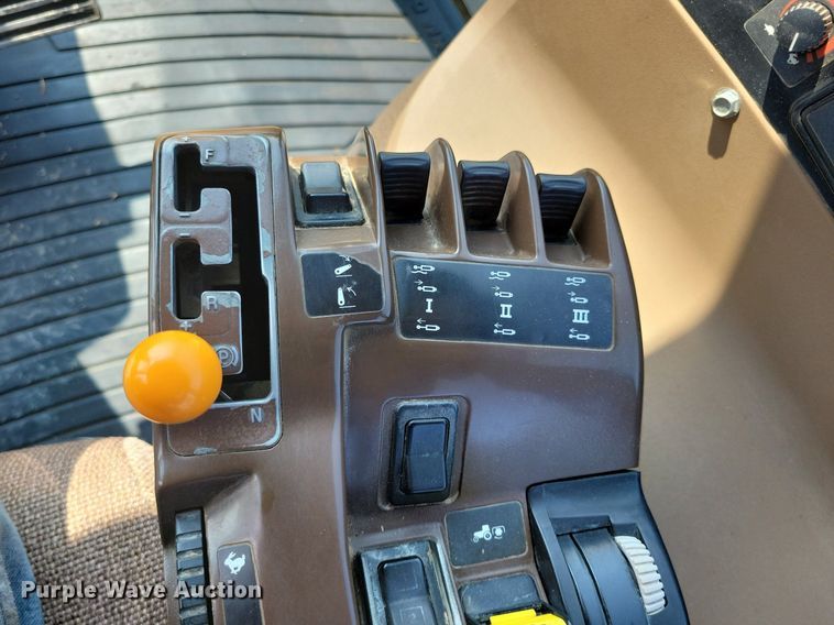 image for item DW2258 2000 John Deere 8410 MFWD tractor