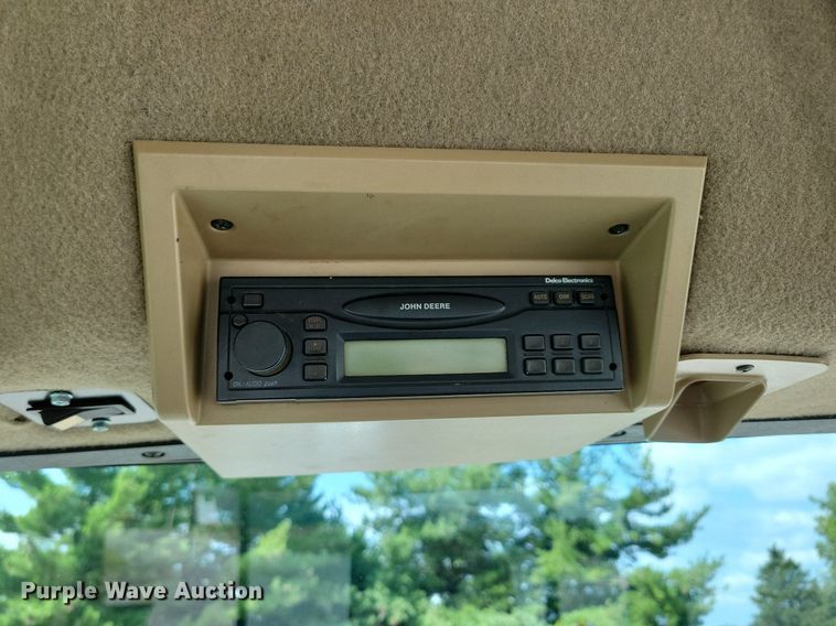 image for item DW2258 2000 John Deere 8410 MFWD tractor