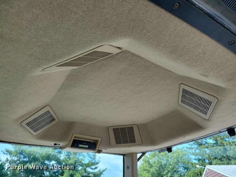 image for item DW2258 2000 John Deere 8410 MFWD tractor