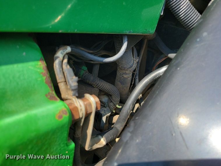 image for item DW2258 2000 John Deere 8410 MFWD tractor