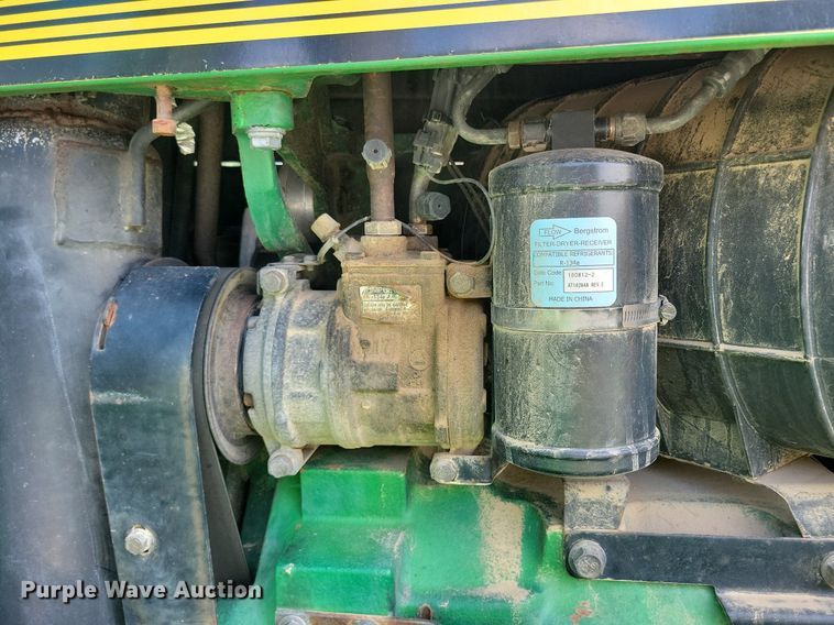 image for item DW2258 2000 John Deere 8410 MFWD tractor