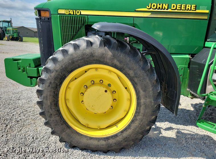 image for item DW2258 2000 John Deere 8410 MFWD tractor
