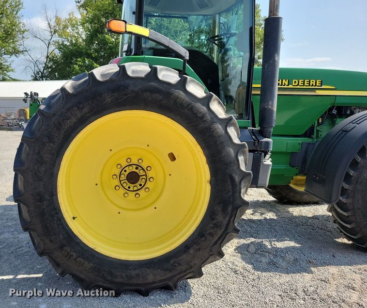 image for item DW2258 2000 John Deere 8410 MFWD tractor