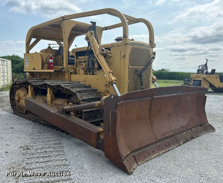 image for item DW2265 1969 Caterpillar D8H dozer