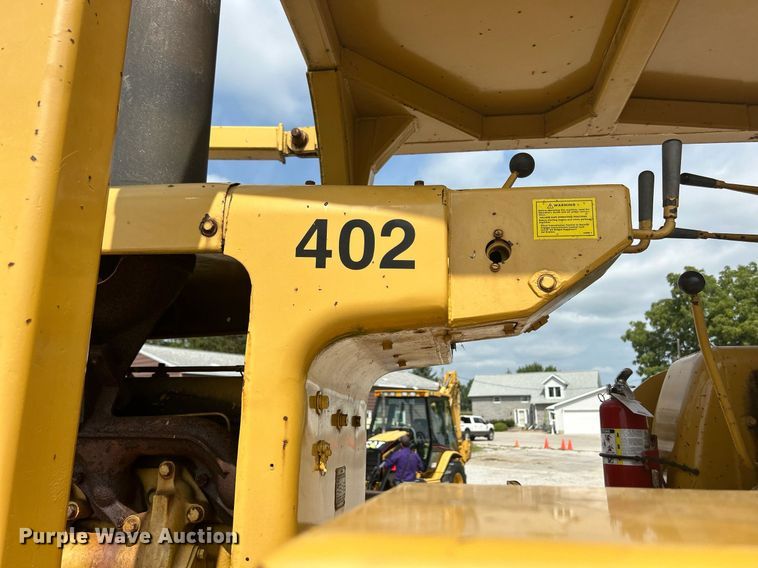 image for item DW2265 1969 Caterpillar D8H dozer