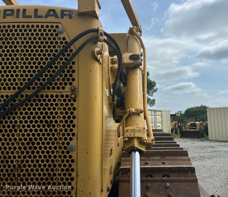 image for item DW2265 1969 Caterpillar D8H dozer