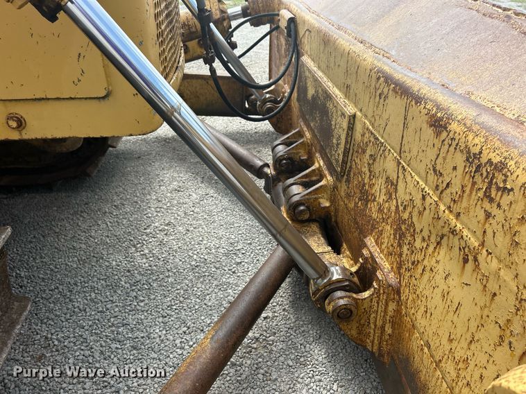 image for item DW2265 1969 Caterpillar D8H dozer