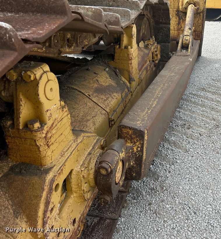 image for item DW2265 1969 Caterpillar D8H dozer