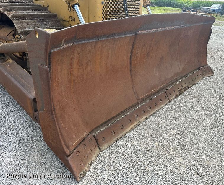 image for item DW2265 1969 Caterpillar D8H dozer