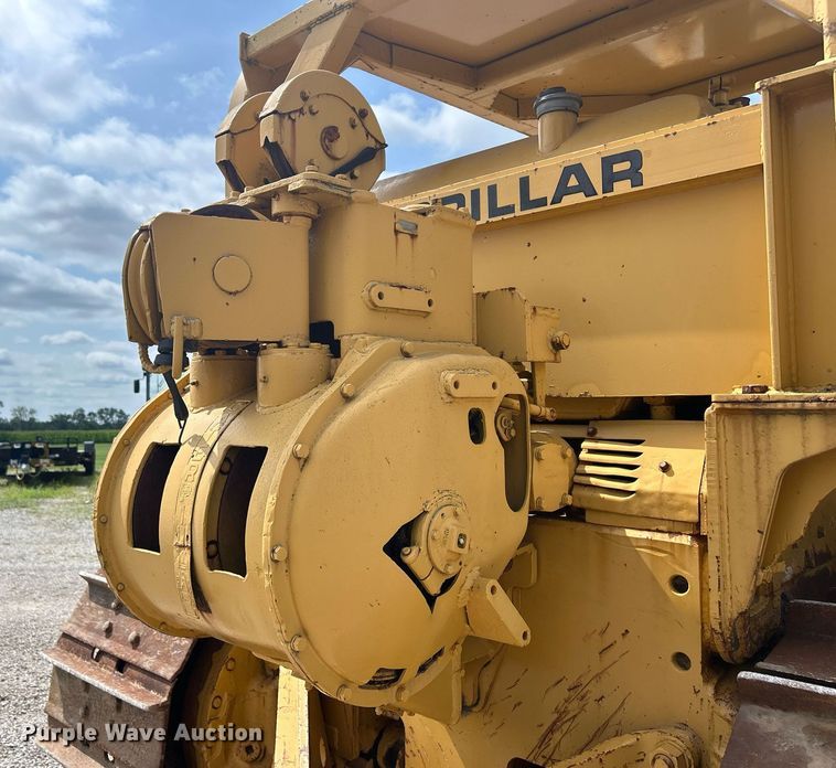 image for item DW2265 1969 Caterpillar D8H dozer