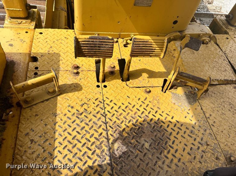 image for item DW2265 1969 Caterpillar D8H dozer