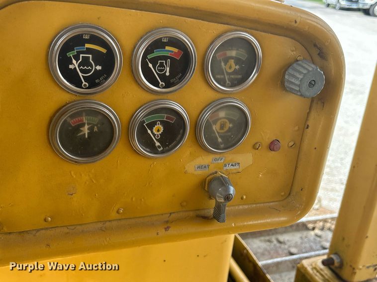 image for item DW2265 1969 Caterpillar D8H dozer