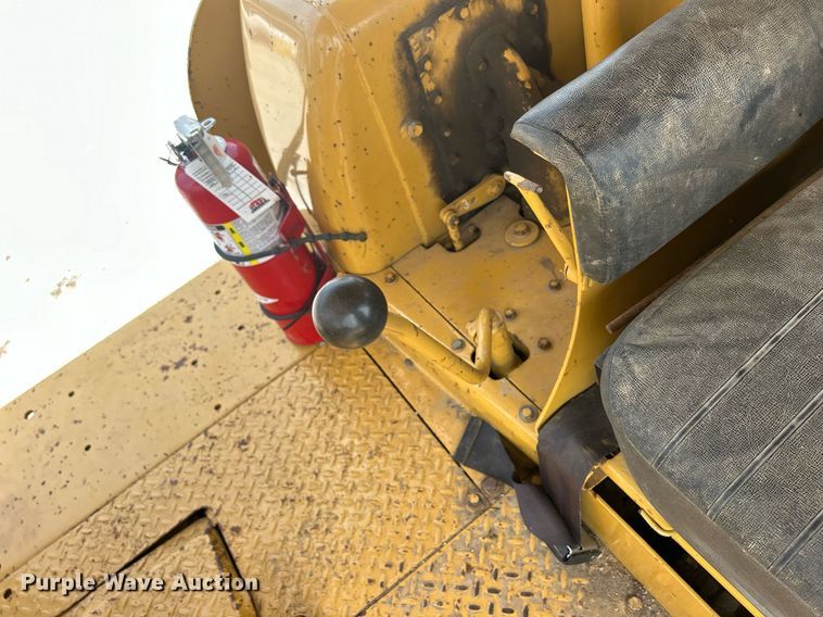 image for item DW2265 1969 Caterpillar D8H dozer