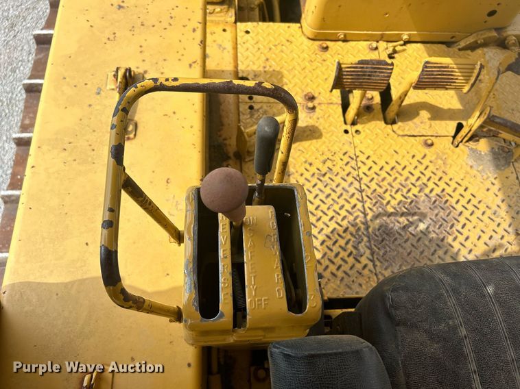 image for item DW2265 1969 Caterpillar D8H dozer