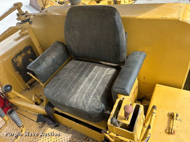 image for item DW2265 1969 Caterpillar D8H dozer