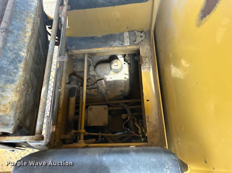 image for item DW2265 1969 Caterpillar D8H dozer