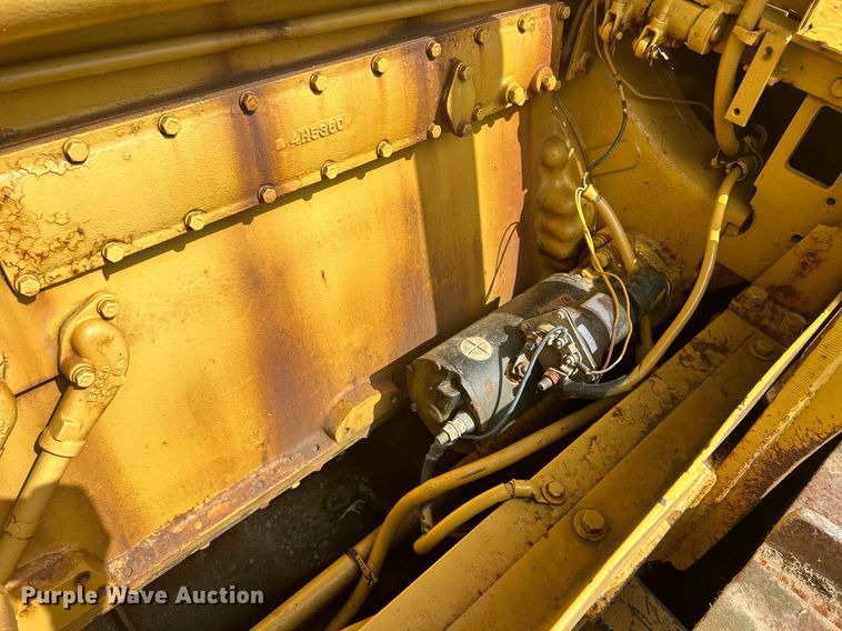 image for item DW2265 1969 Caterpillar D8H dozer