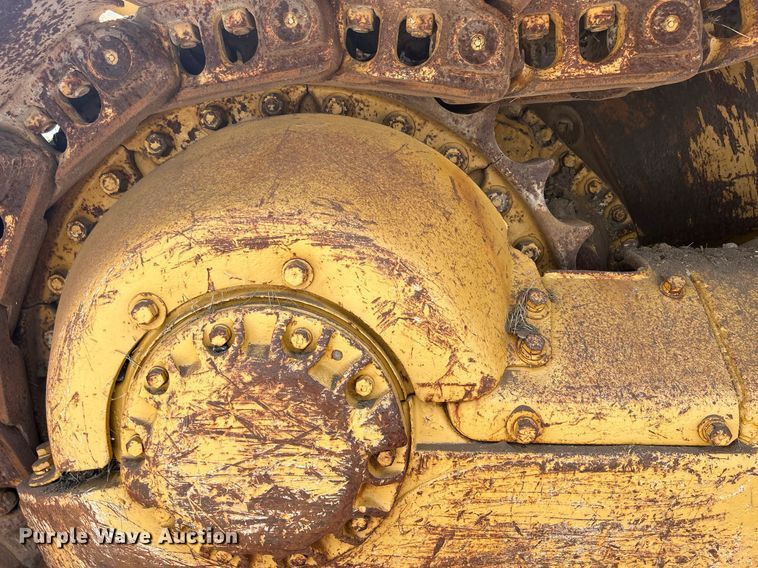 image for item DW2265 1969 Caterpillar D8H dozer