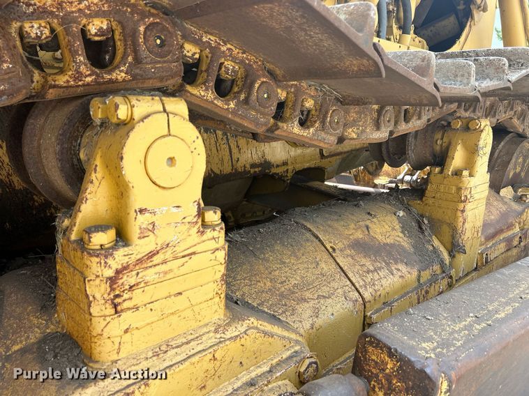 image for item DW2265 1969 Caterpillar D8H dozer