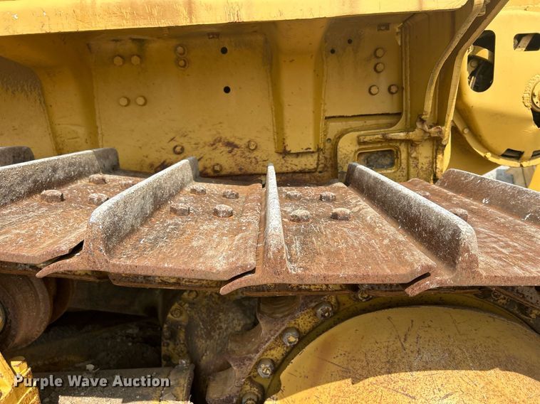 image for item DW2265 1969 Caterpillar D8H dozer
