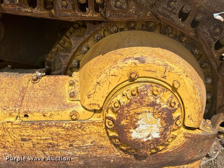 image for item DW2265 1969 Caterpillar D8H dozer