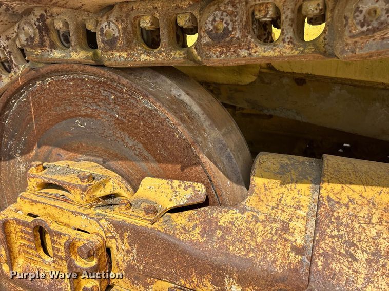 image for item DW2265 1969 Caterpillar D8H dozer