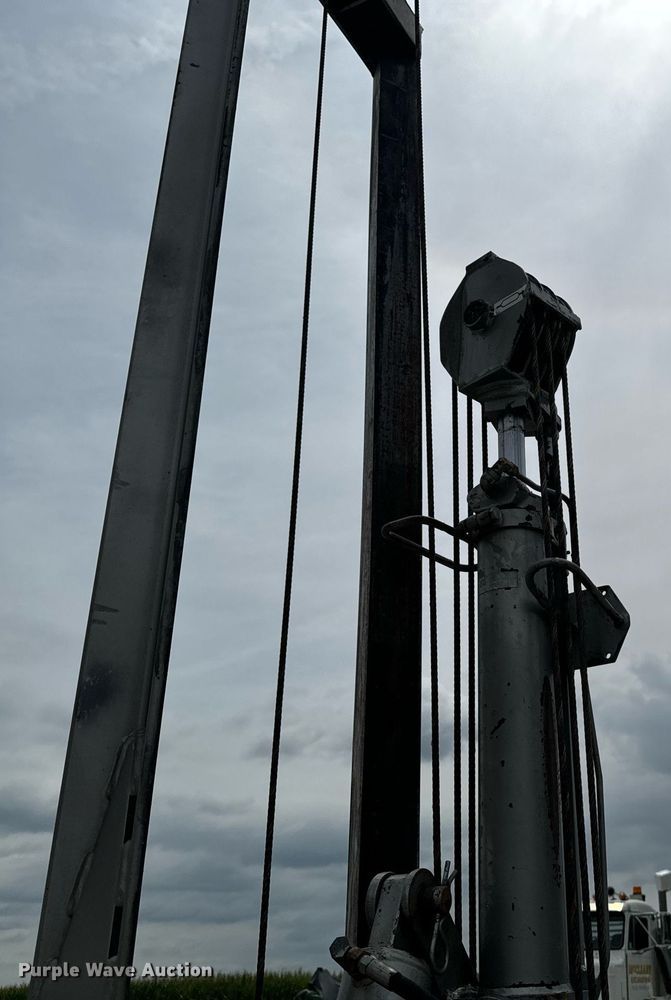 image for item DW2266 Arrow 1350 hammer