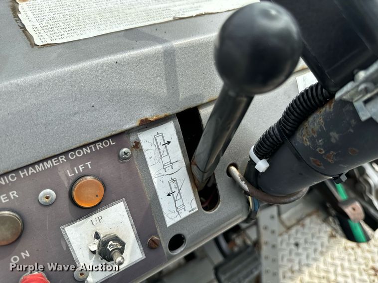 image for item DW2266 Arrow 1350 hammer